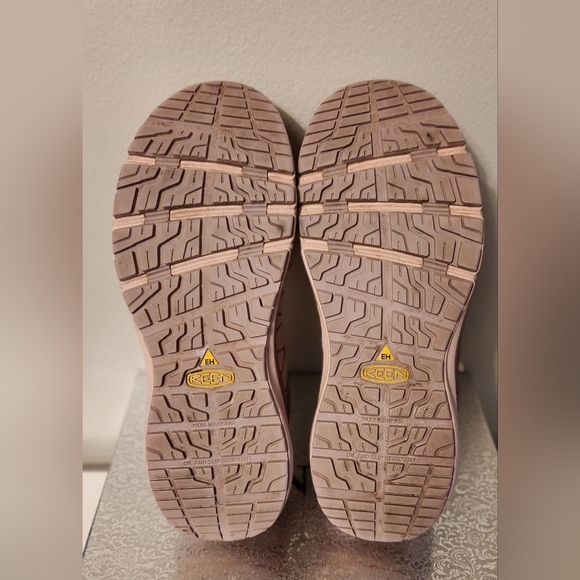 KEEN STEEL TIP SIZE 9 1/2 W. Pink Athletic Shoes - Picture 5 of 5